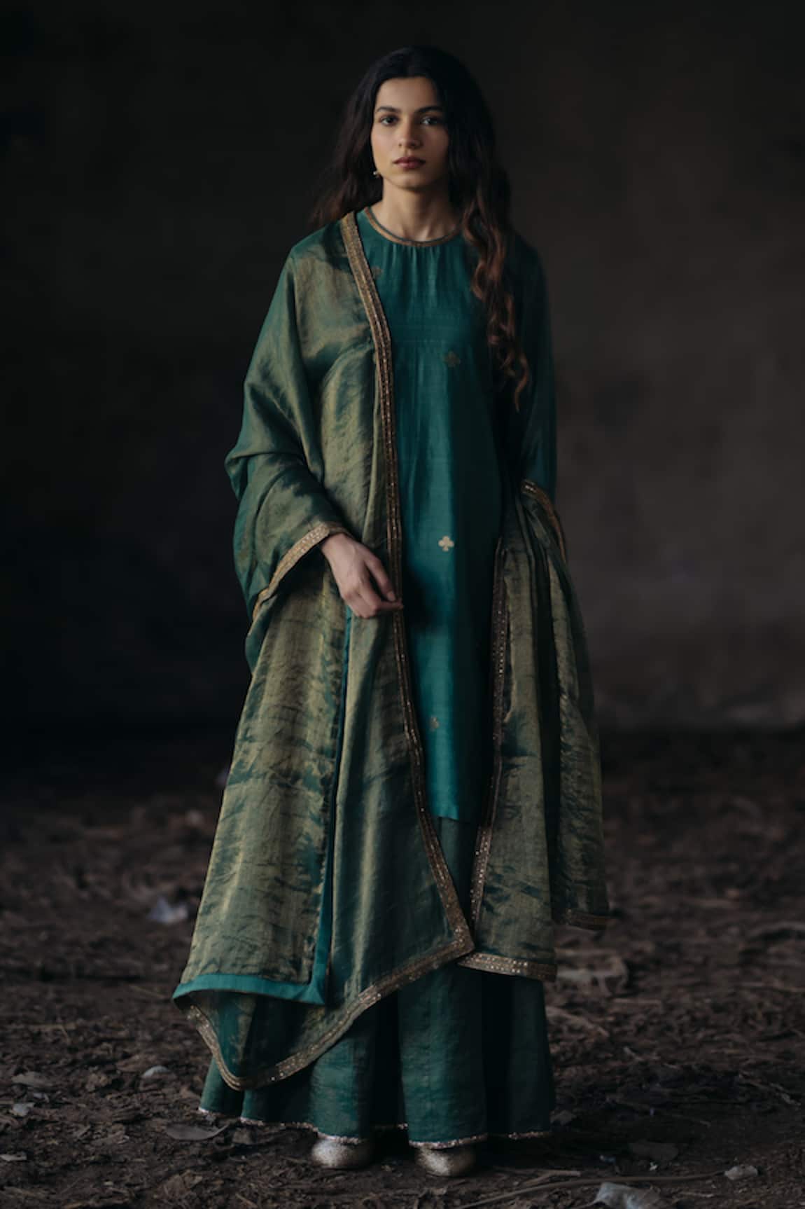 KAJAL AGRAWAL Flowers & Moon Handwoven Kurta Set 