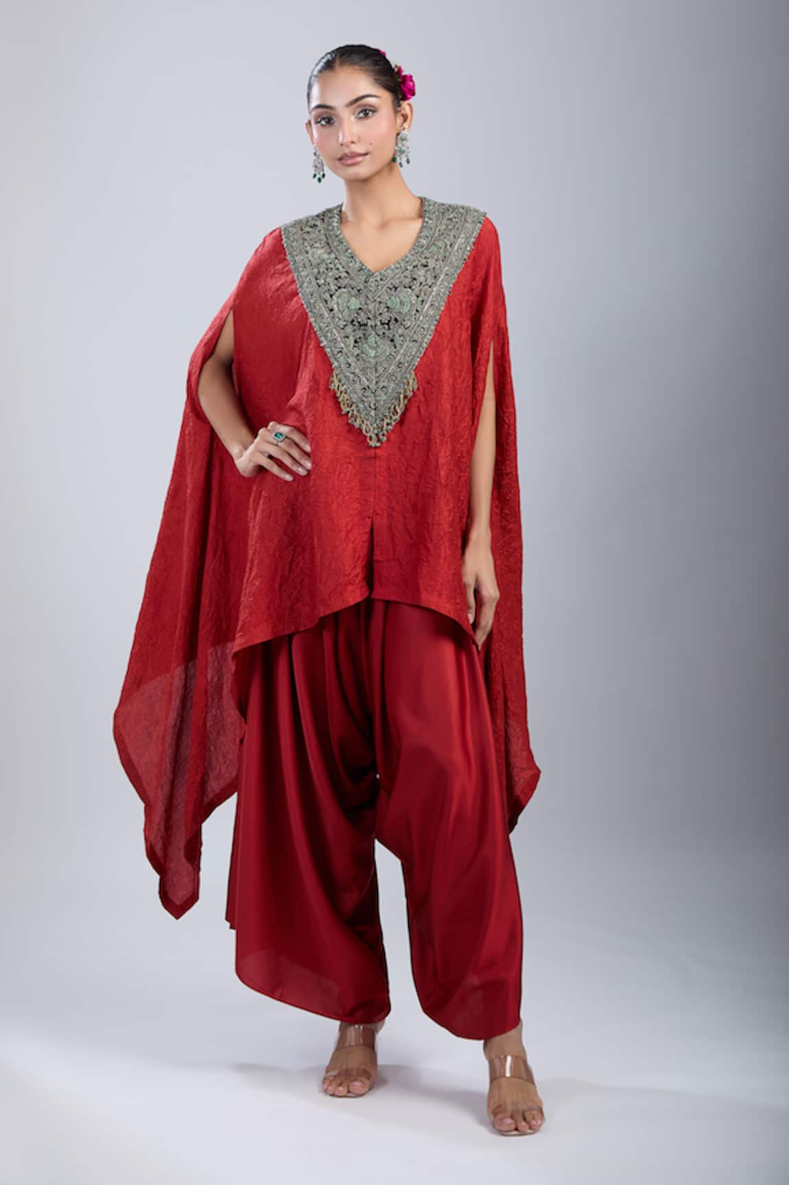 Prisho Thread Embroidered Kaftan & Pant Set 