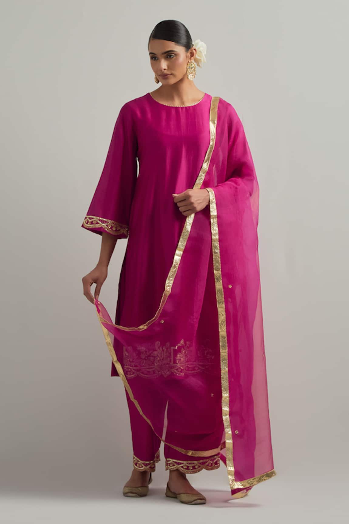 Ikshita Choudhary Magenta Hand Embroidered Chanderi Kurta Set 