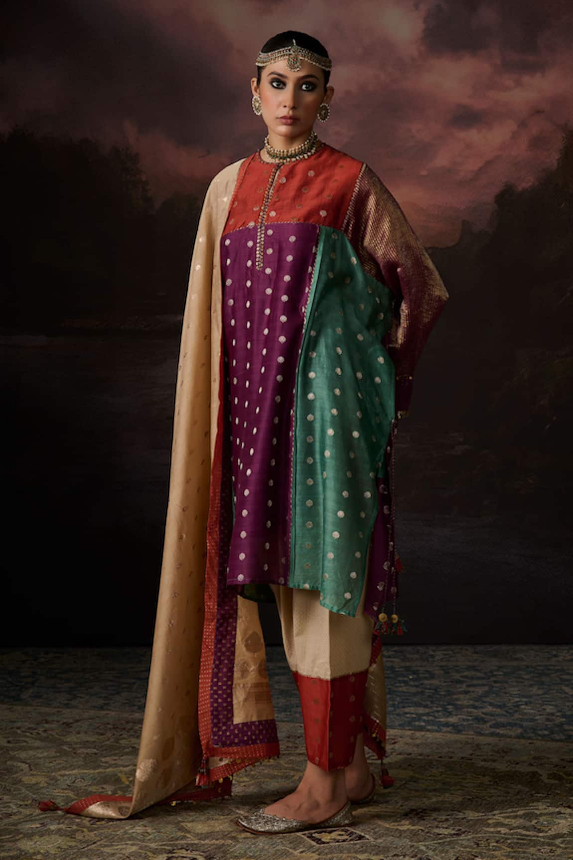 Swatti Kapoor Amara Floral Woven Kaftan Set 