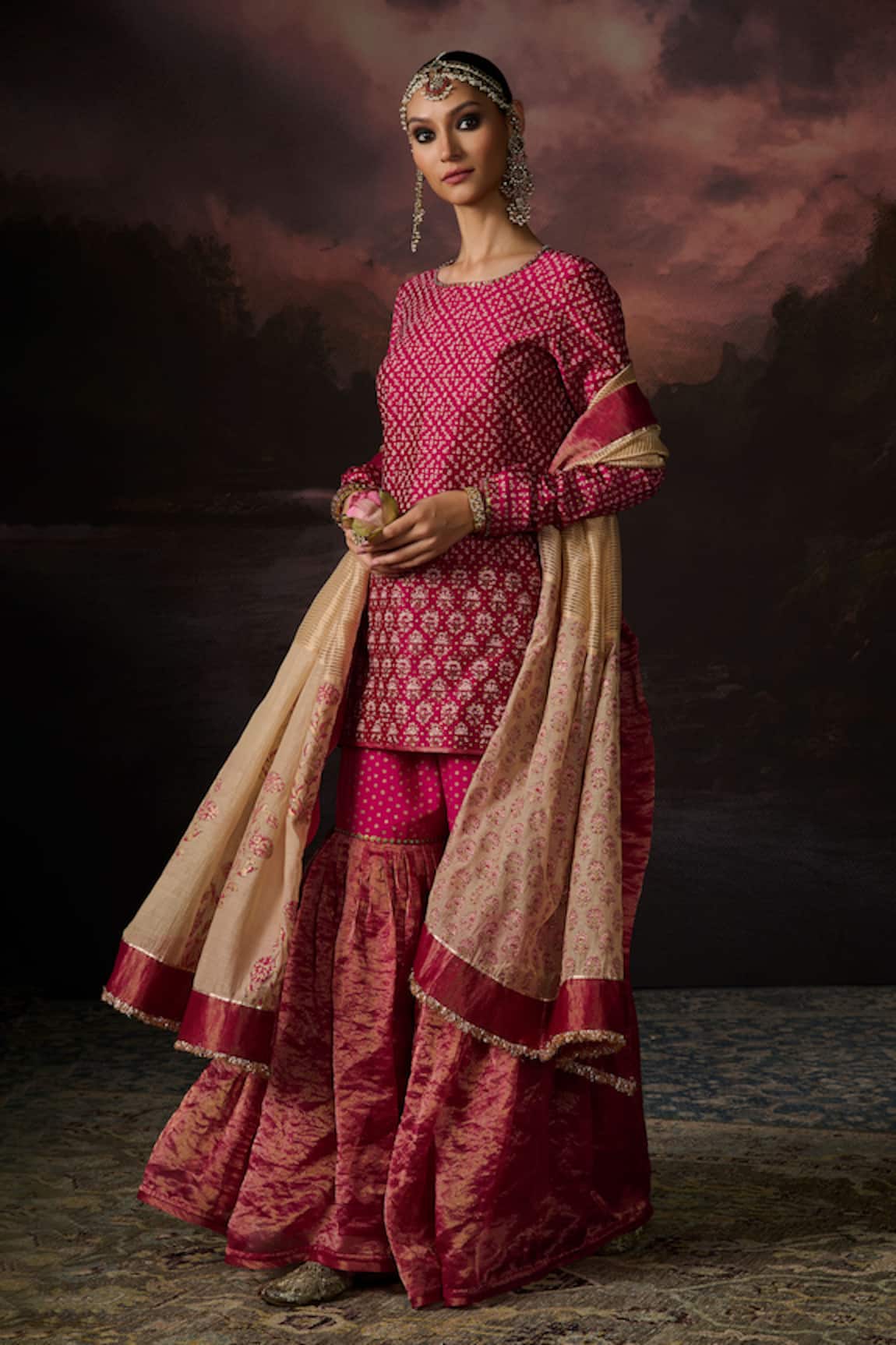 Swatti Kapoor Aafreen Floral Woven Kurta 