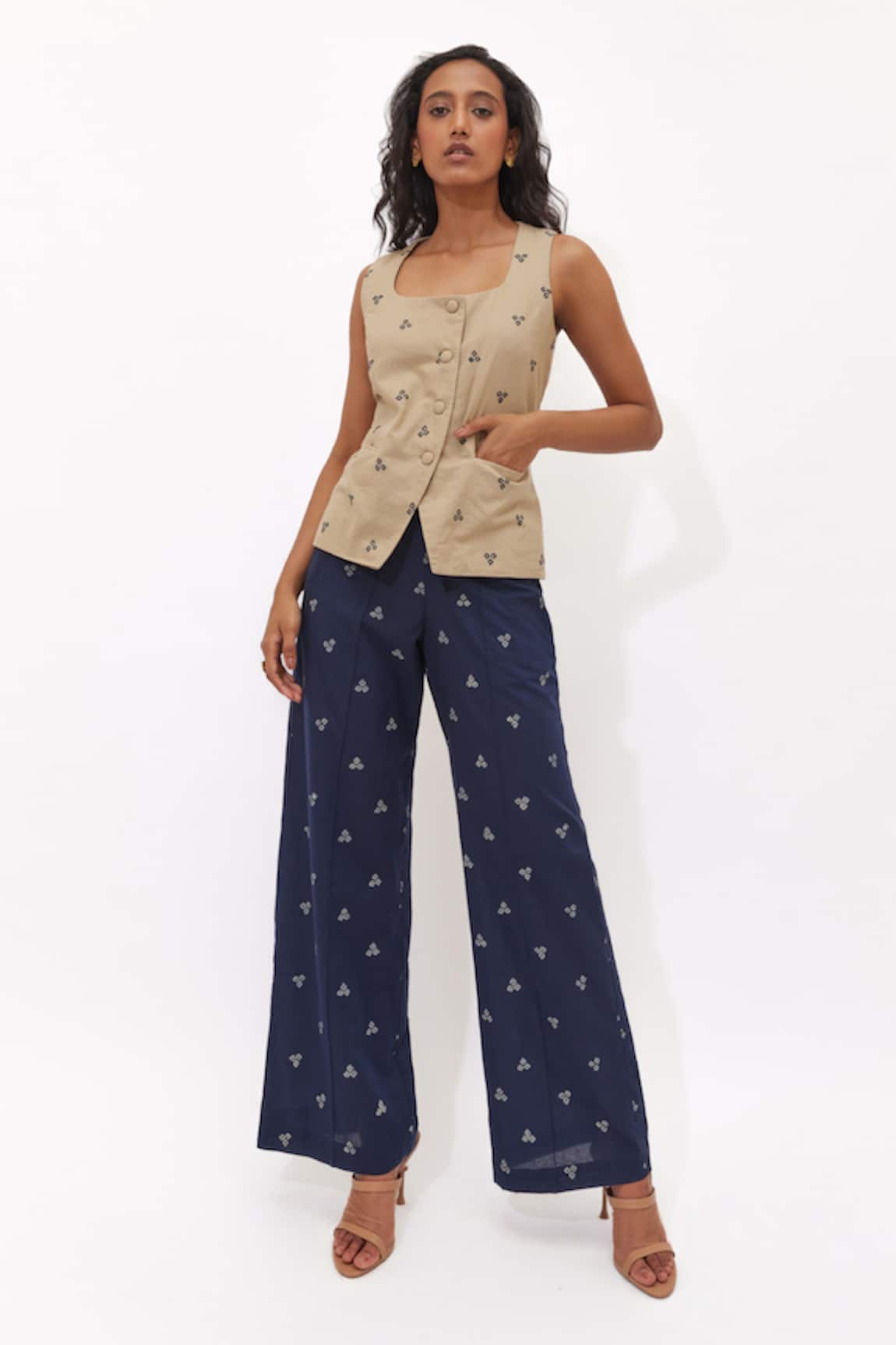 Aapro Soraya Hand Block Printed Waistcoat & Pant Set 