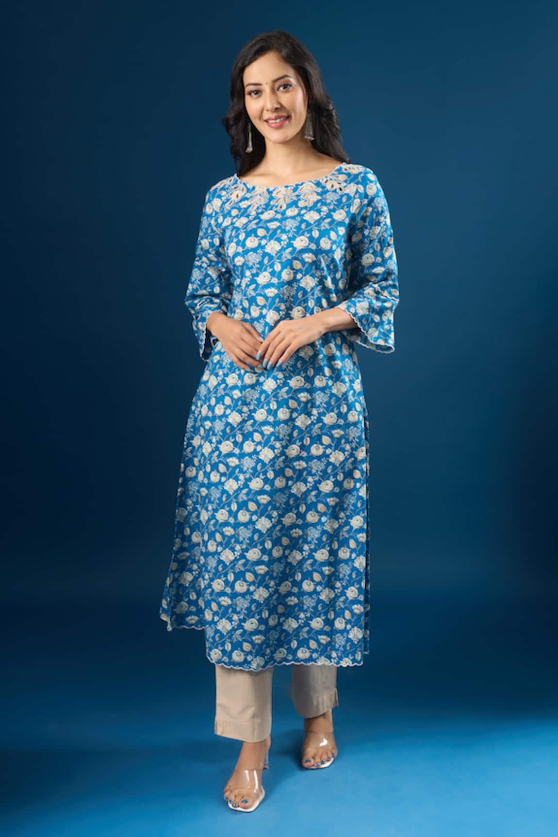 Naintara Bajaj Flower Print Kurta With Pant 