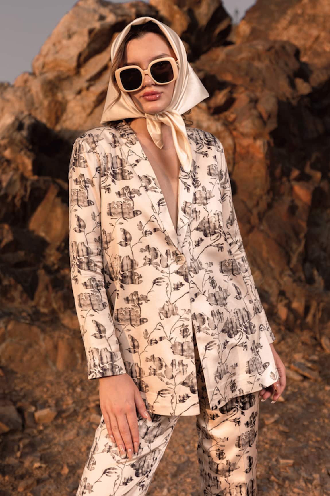 AFRIYA Floral Reverie Long Blazer 