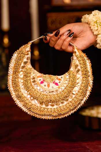 5elements Vamika Embroidered Bag 