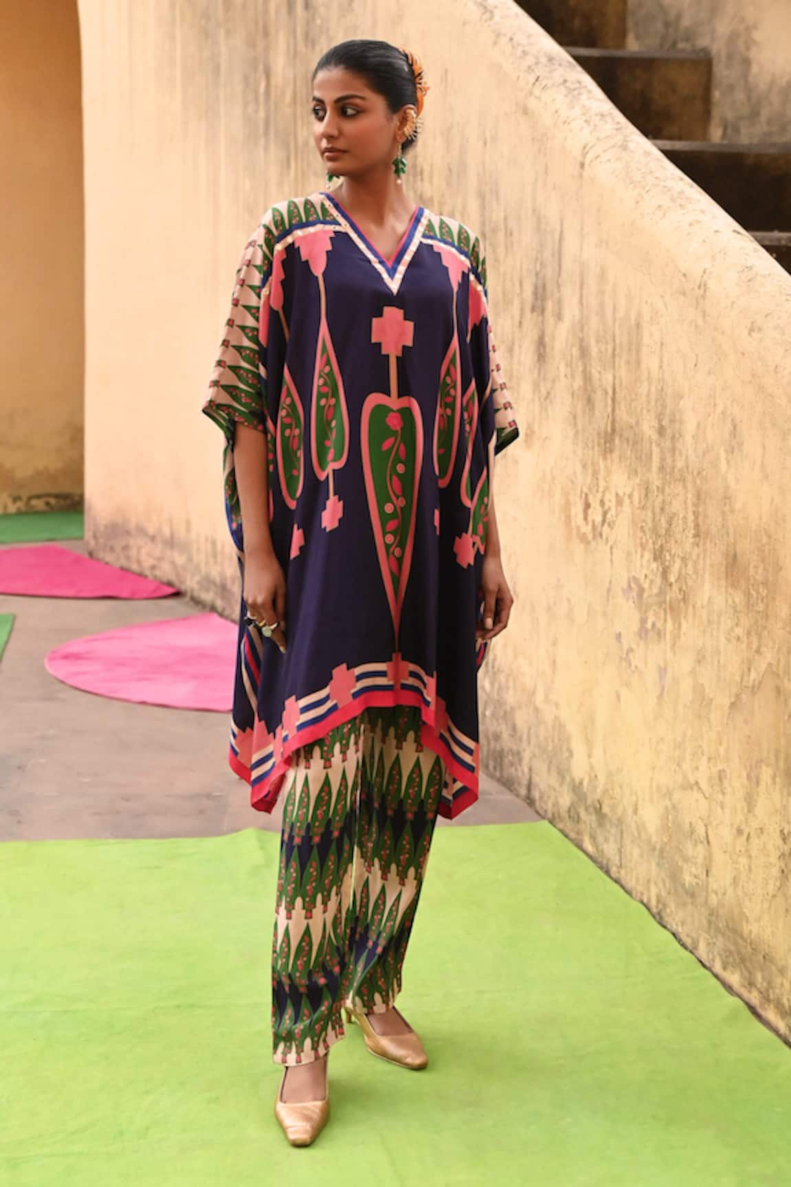 Swati Vijaivargie Abstract Pattern Poncho Set 