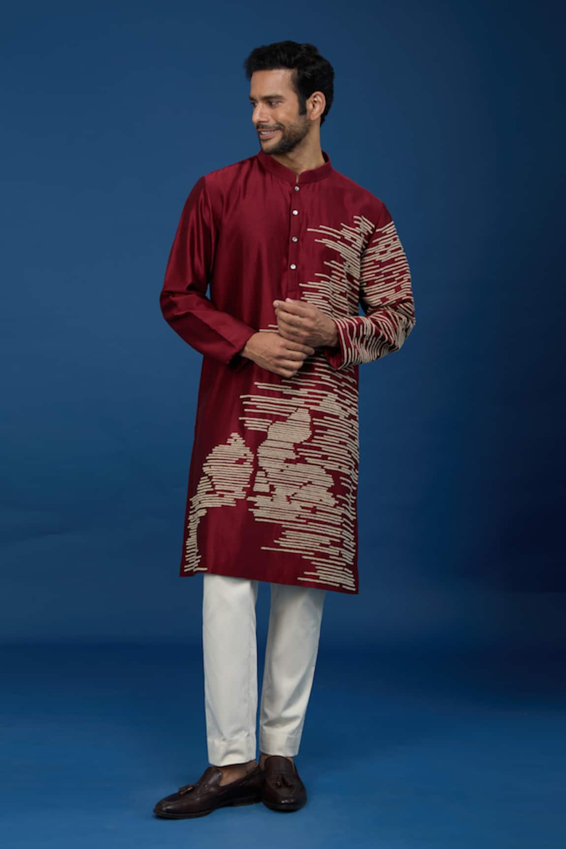Countrymade Abstract Embroidered Kurta Set 