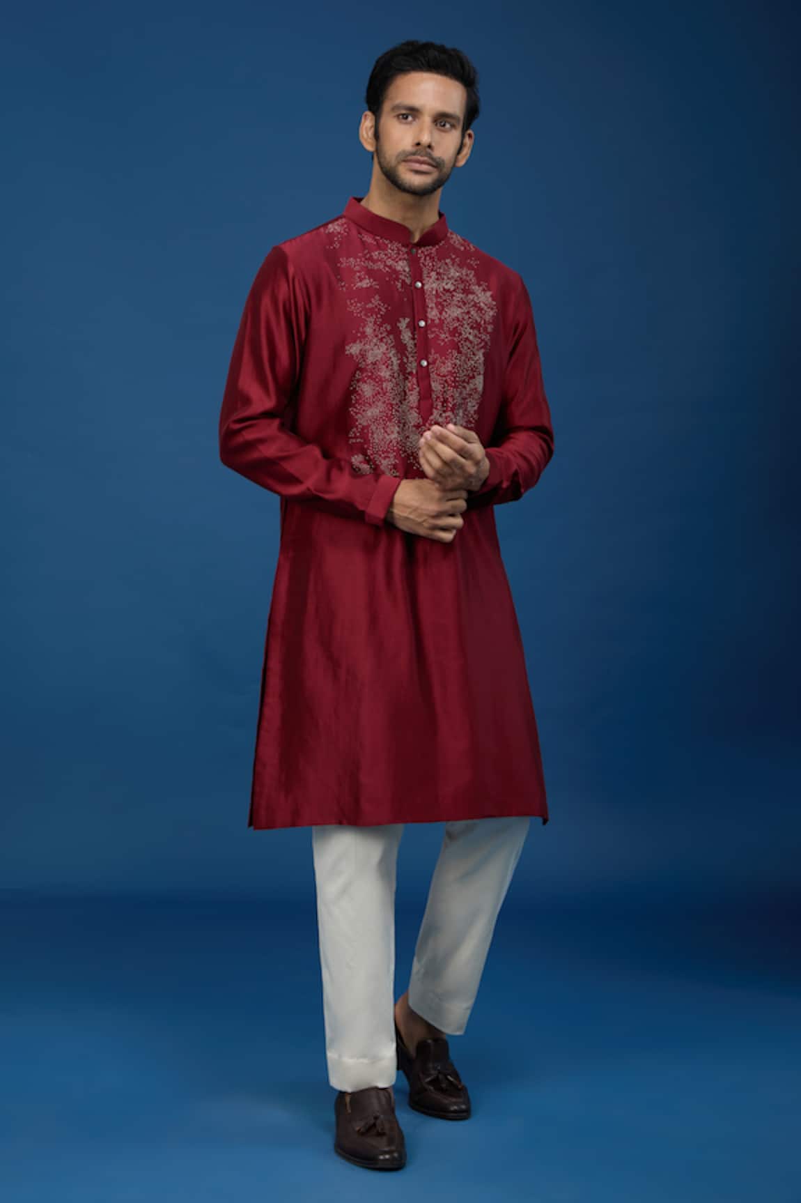 Countrymade Scattered Pattern Embroidered Kurta Set 