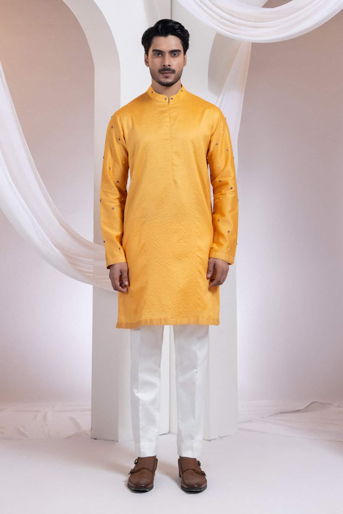 Smriti By Anju Agarwal Etched Dusk Chanderi Kurta With Pant 