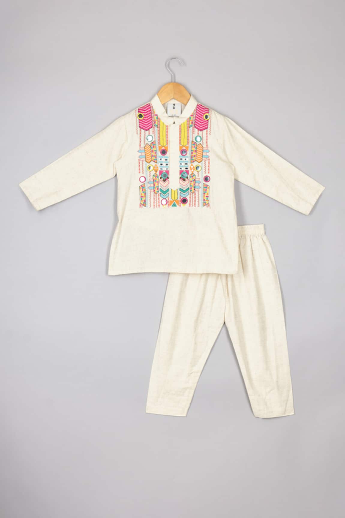 P & S CO Embroidered Kurta With Pyjama 