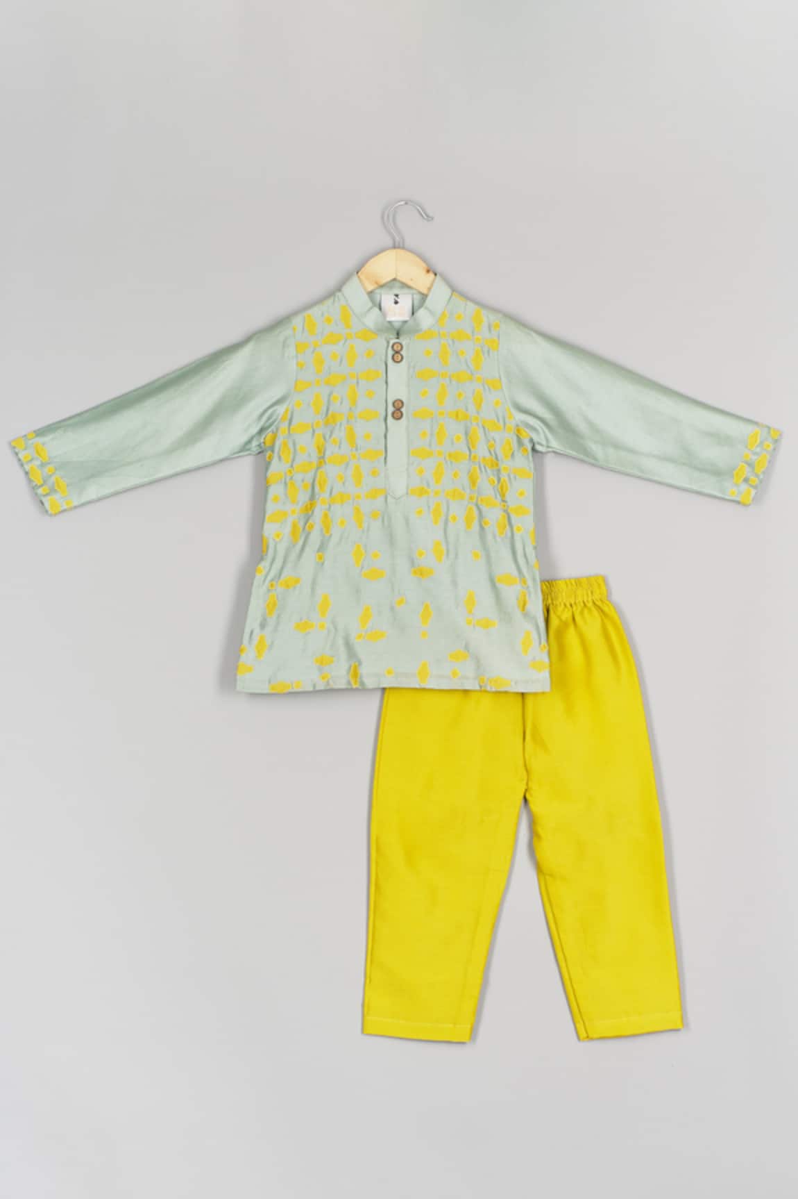 P & S CO Abstract Applique Kurta With Pant 