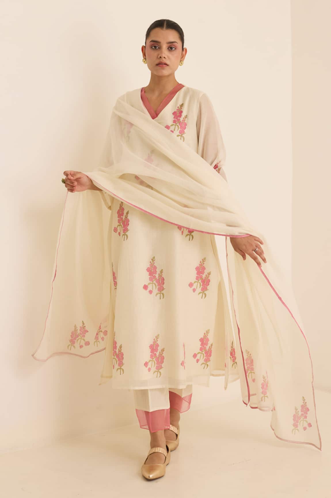Juanita By Shubhda Ava Floral Print Kurta Pant Set 