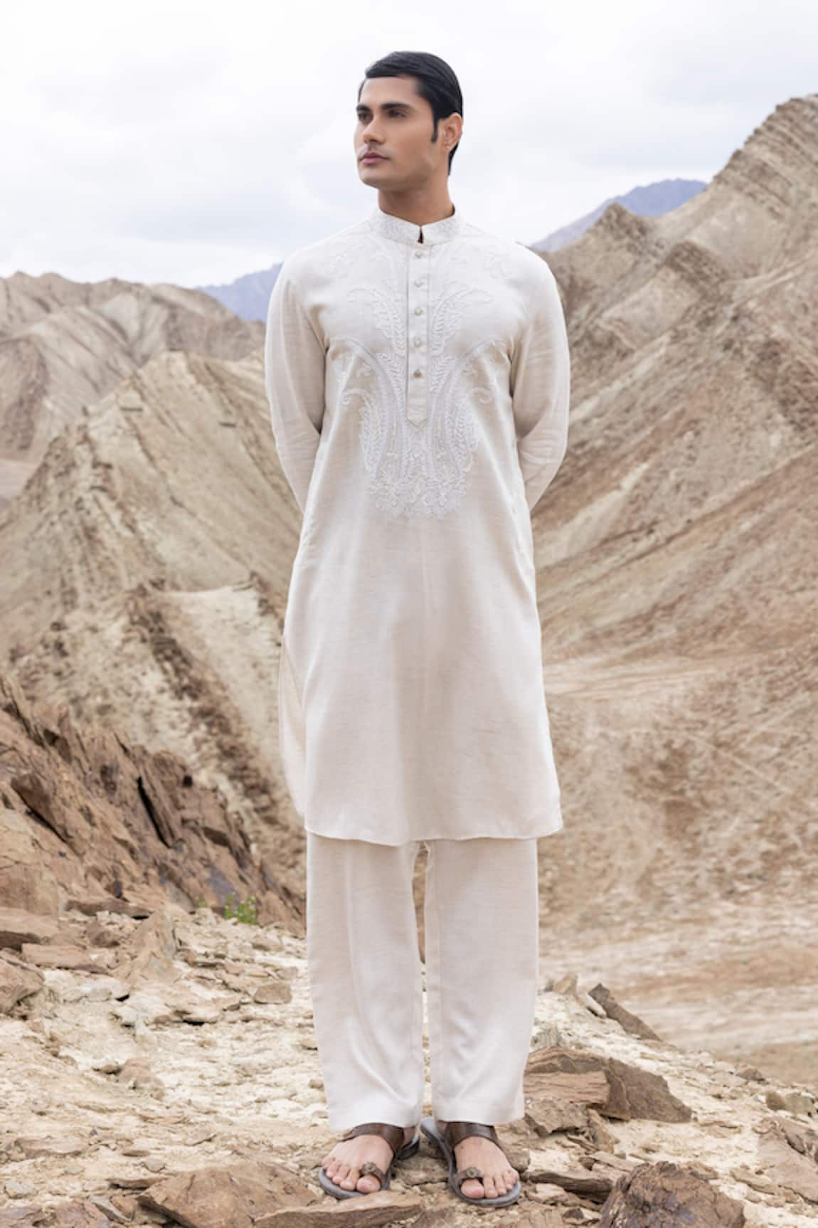 Amit Arora Paisley Motif Detailed Kurta With Pant 