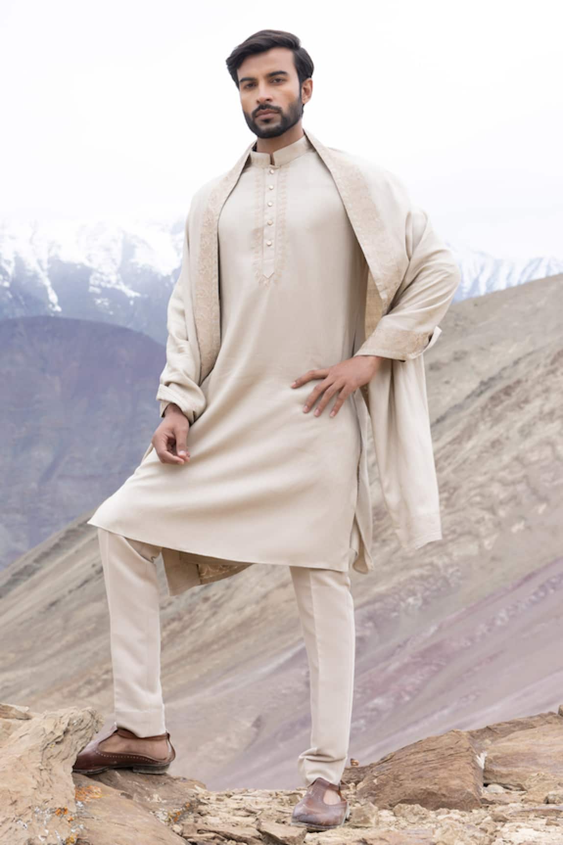 Amit Arora Straight Kurta Set With Aari Embroidered Stole 