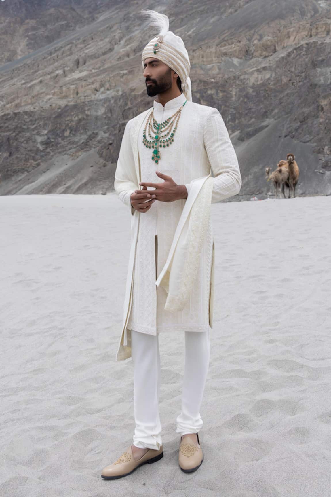 Amit Arora Hand Embroidered Sherwani Set With Stole 