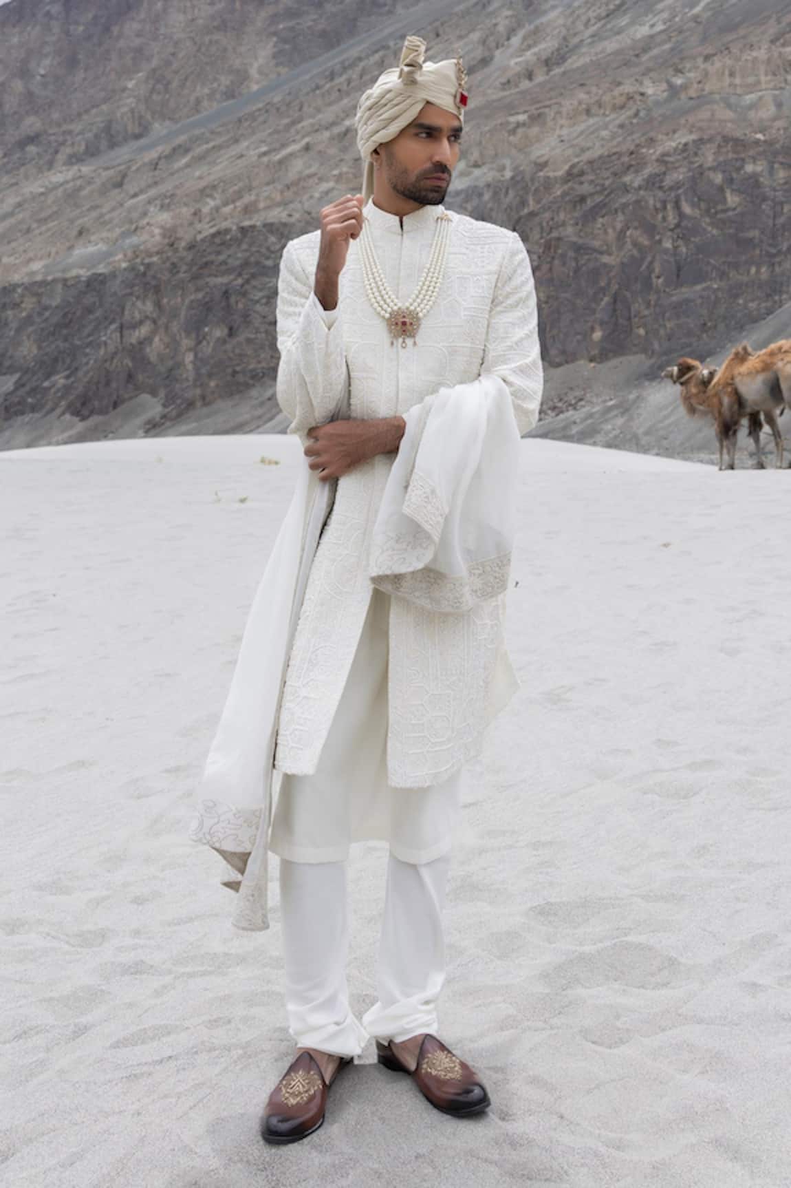 Amit Arora Hand Embroidered Sherwani Set With Stole 