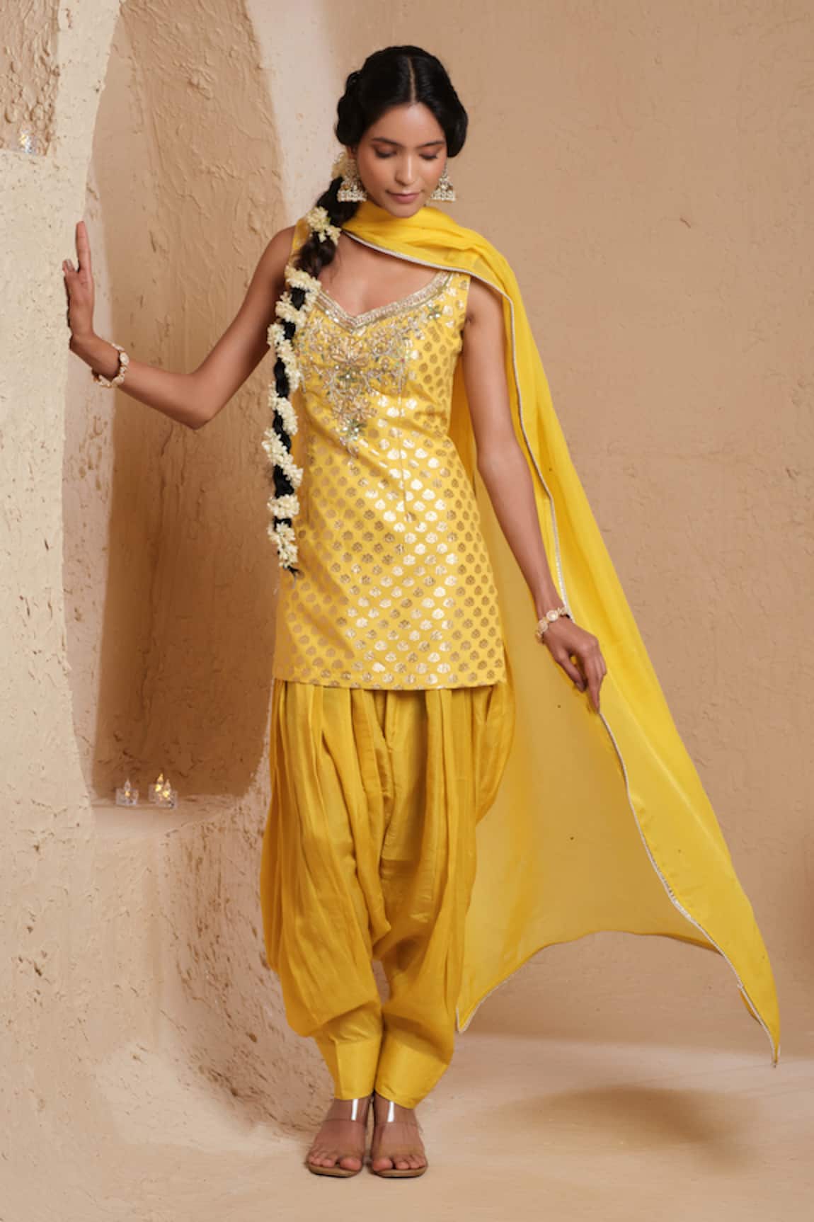 Muditaa By Urmila Hiranya Chanderi Woven Kurta Set 