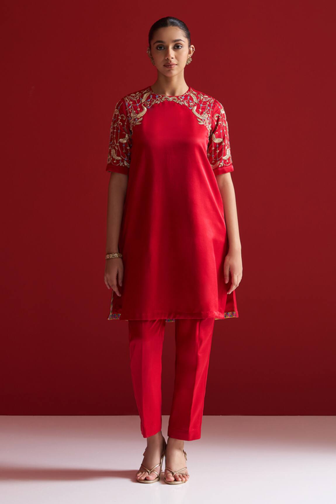 Sitaraa Mandapa Red Embroidered Kurta With Pant