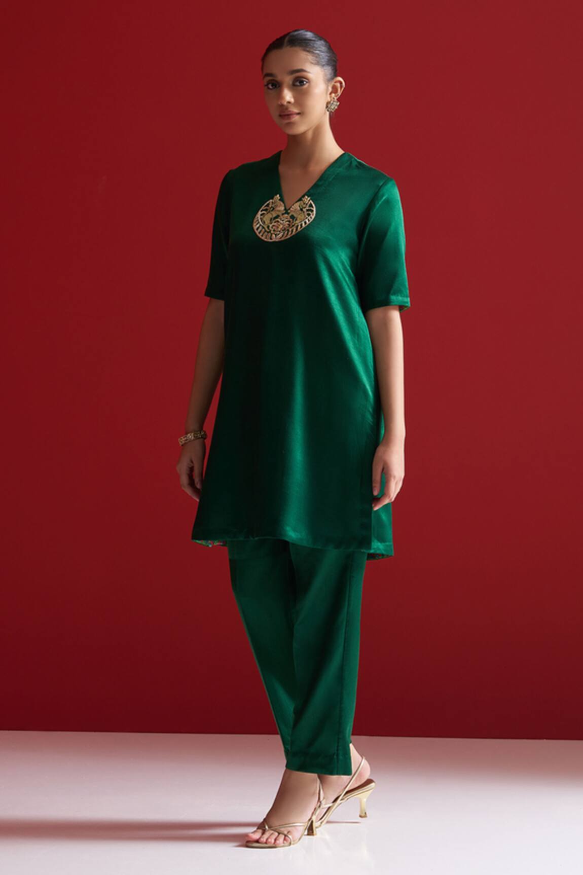 Sitaraa Simhika Forest Green Embroidered Kurta With Pant