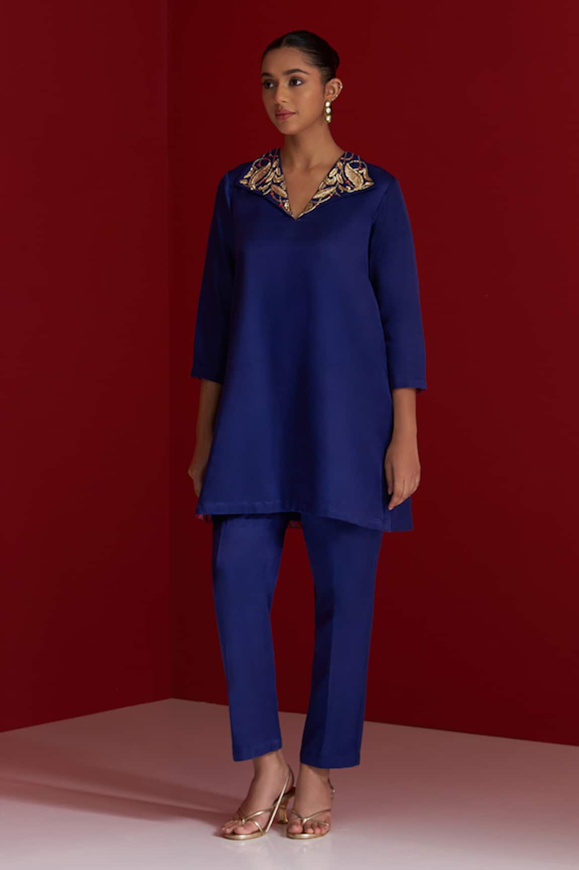 Sitaraa Vyoma Blue Embroidered Kurta With Pant