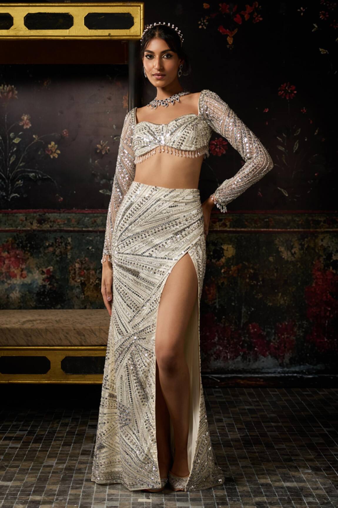 Diyarajvvir Embelllished Blose With Slit Skirt 