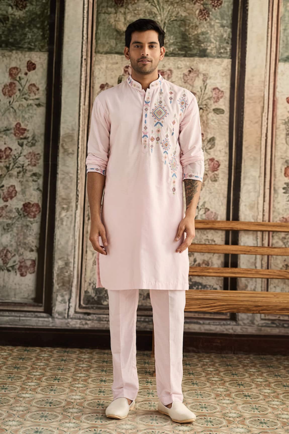 Diyarajvvir Embroidered Kurta With Pant 