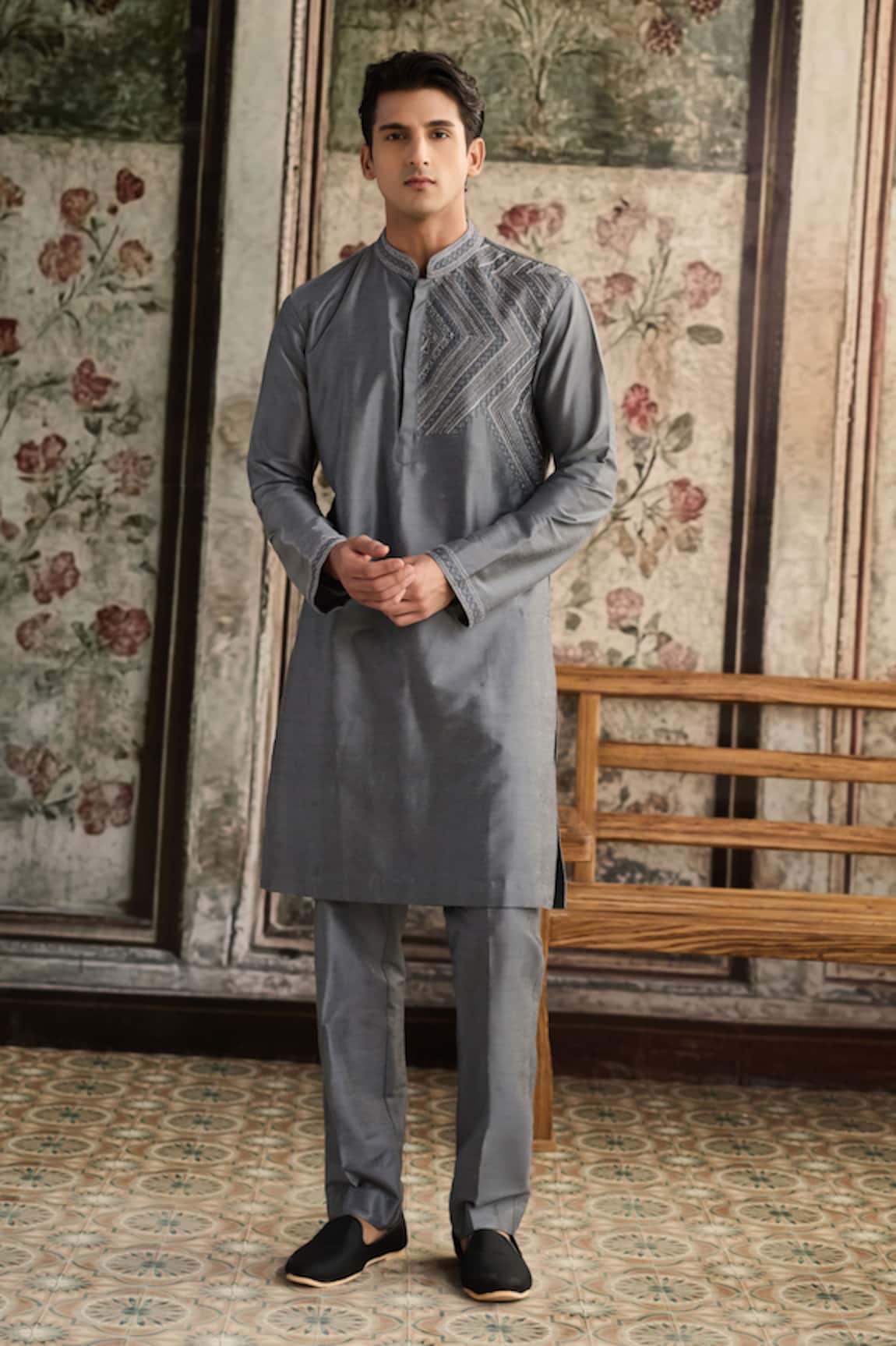 Diyarajvvir Embroidered Kurta With Pant 