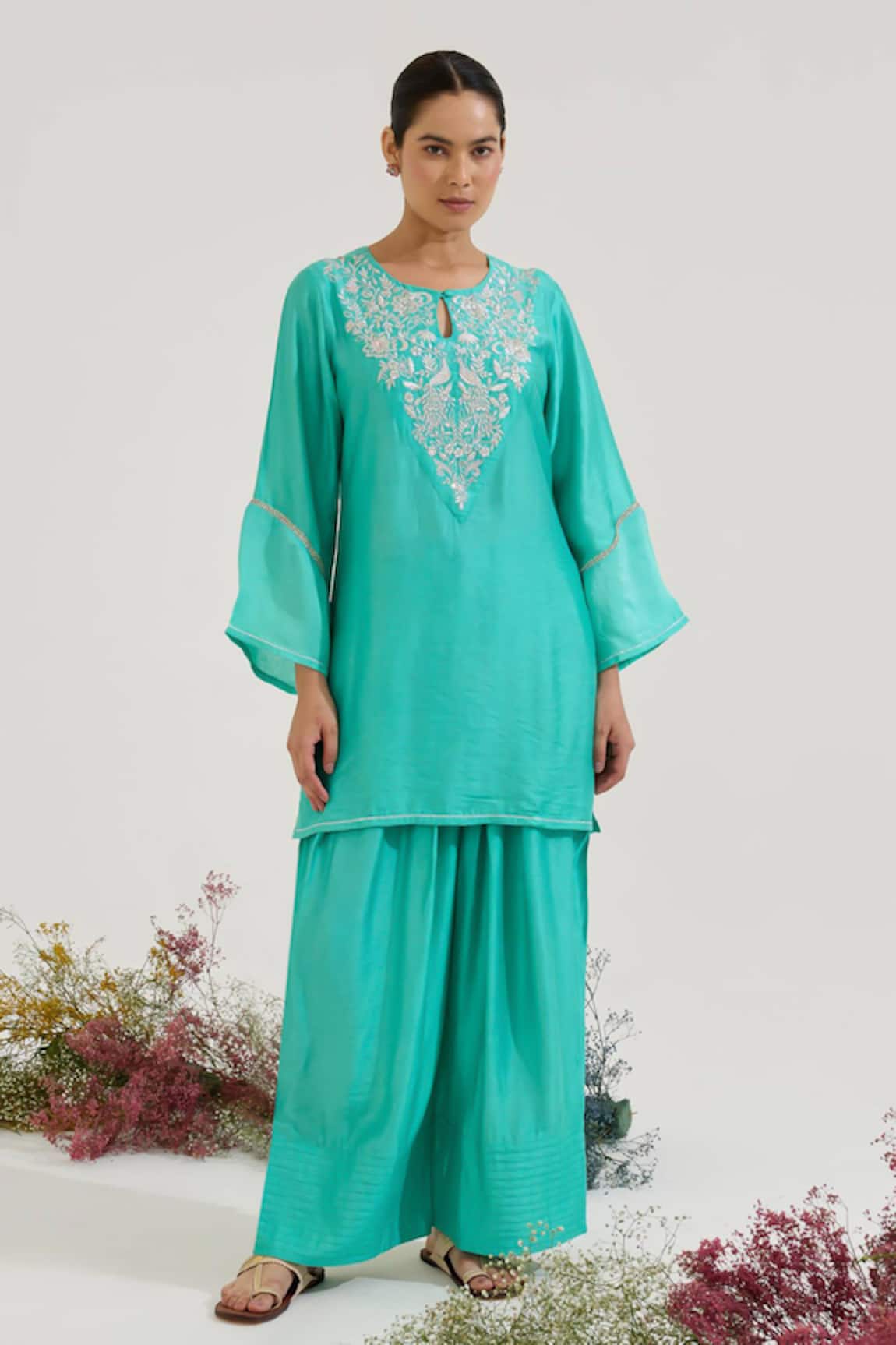 Nero India Floral Embroidered Kurta With Pant