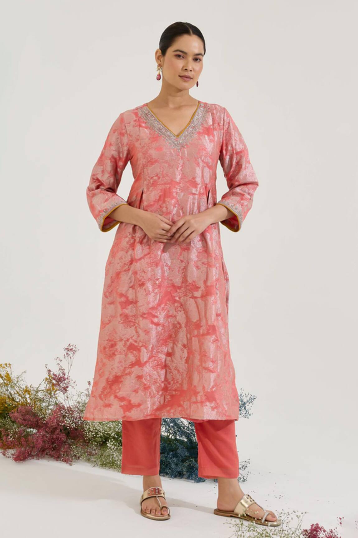 Nero India Textured Kurta With Pant