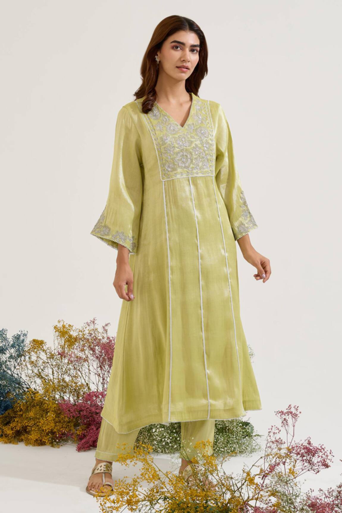 Nero India Floral Embroidered Kurta With Pant