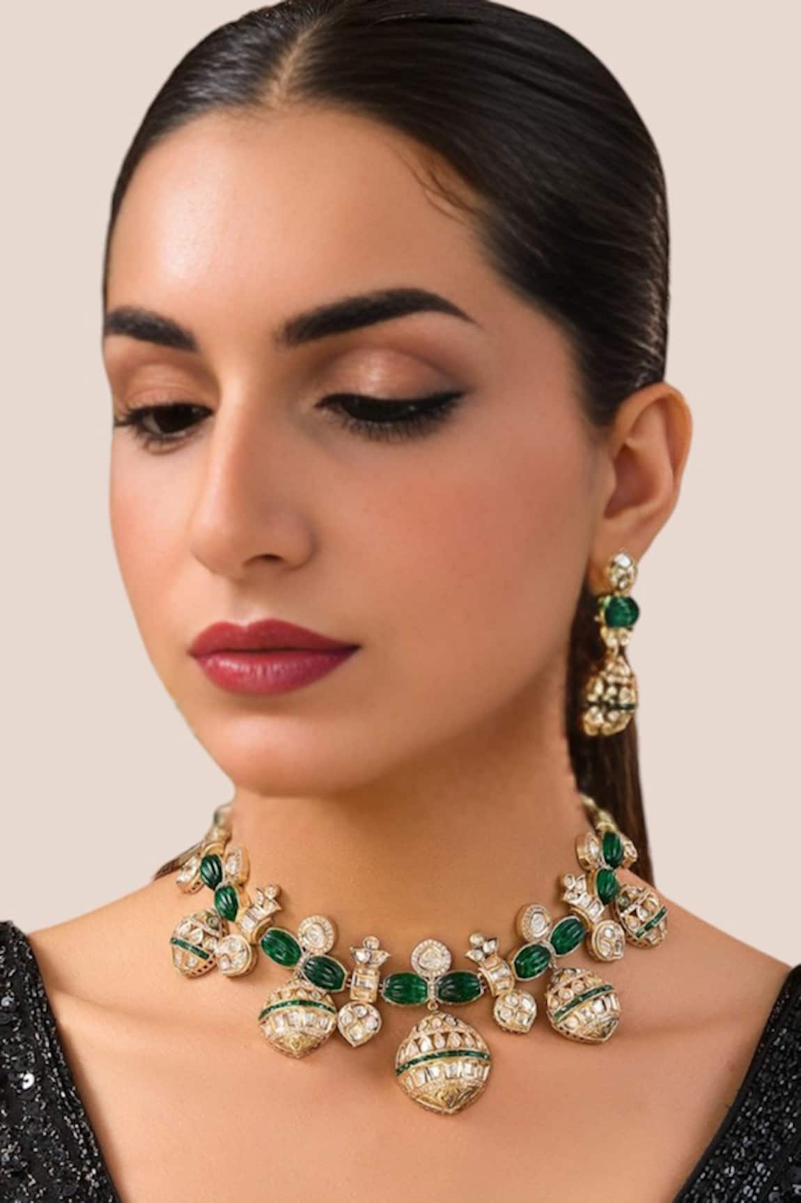 Auraa Trends Emerald & Gold Choker Set
