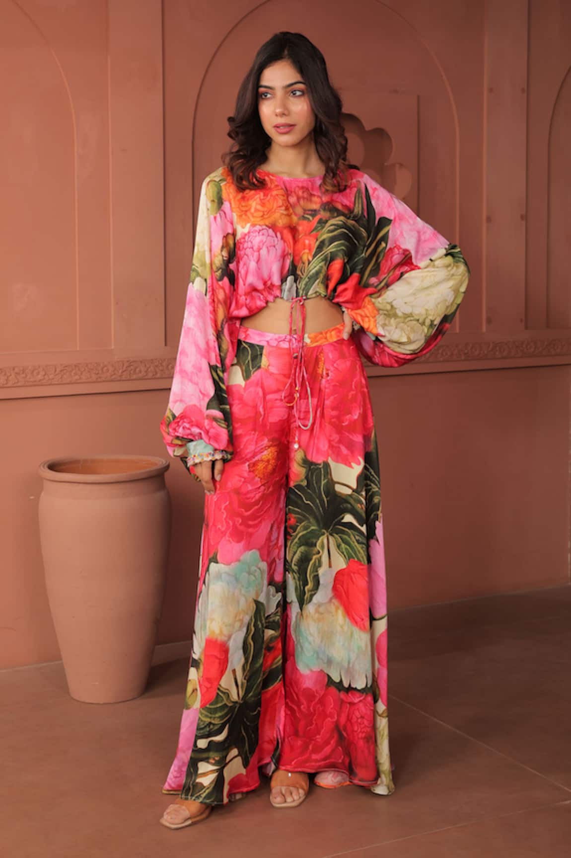 Surkh Syahi Bageecha Slouch Crop Top With Pant 