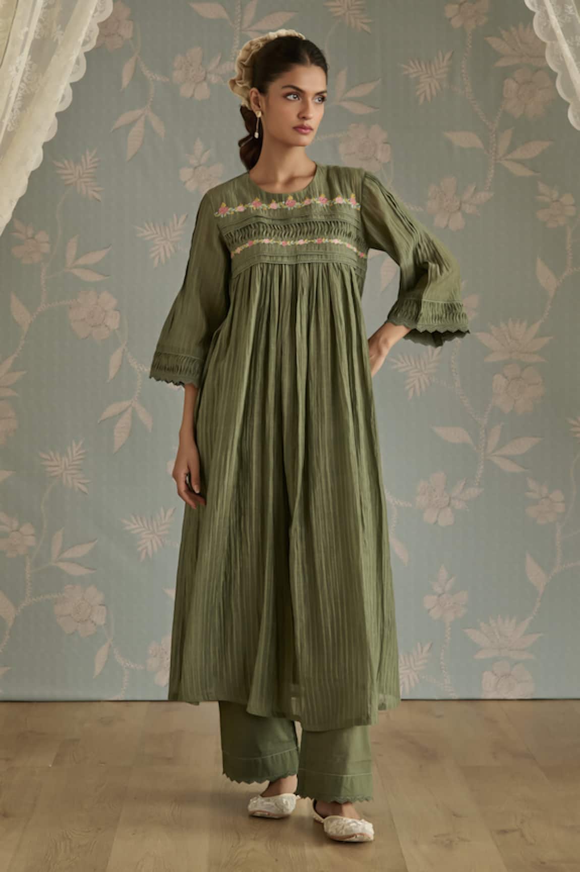 Kritika Dawar Rosa Self Stripe Floral Pattern Kurta Set 