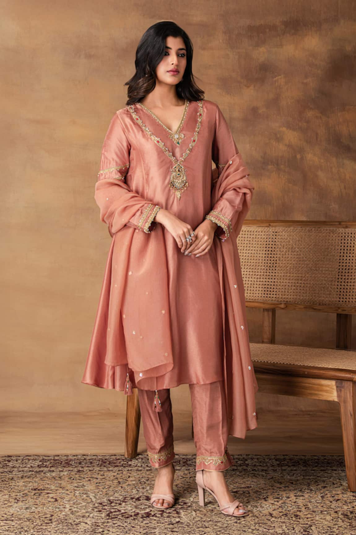 Isha Gupta Tayal Mocha Pink Silk Embroidered Kurta Set 