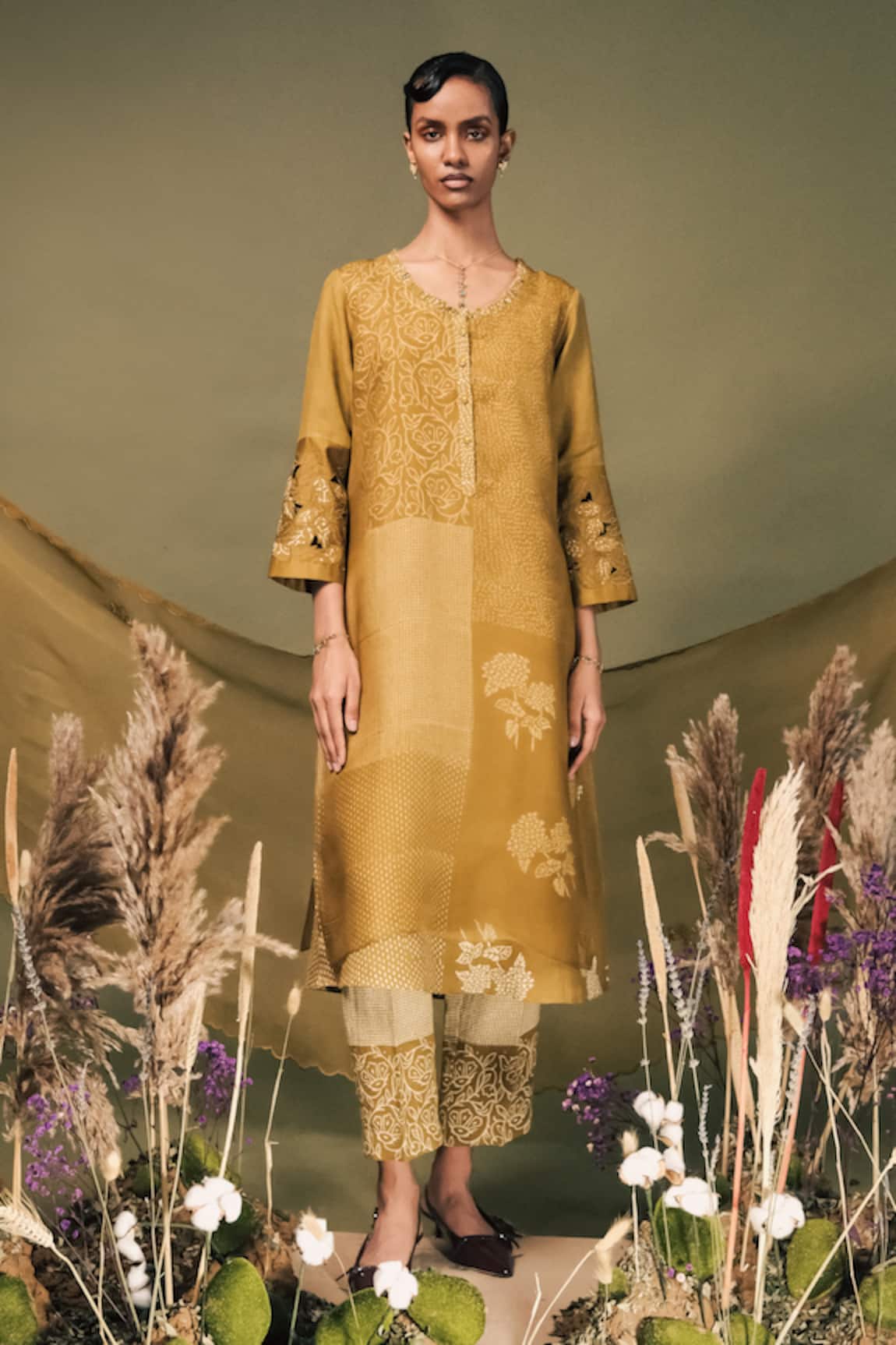 Arcvsh By Pallavi Singh Floral Vine Print Kurta Set