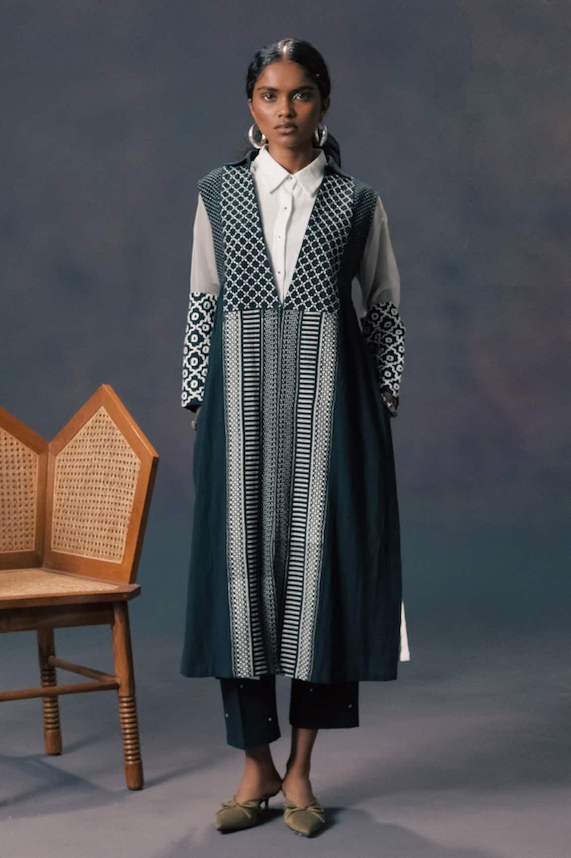 Arcvsh By Pallavi Singh Green Embroidered Jacket Pant Set 