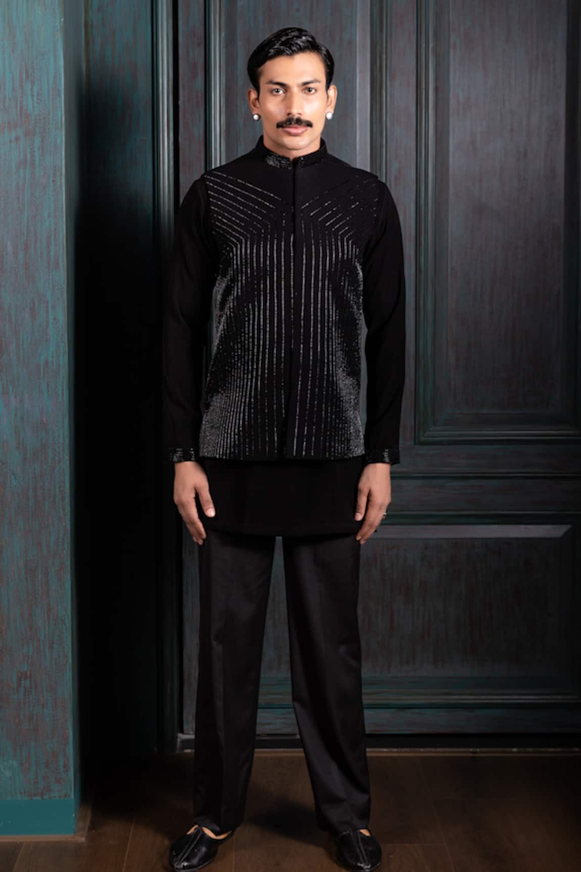 Kaaj Button Glam Open Bundi Kurta Set