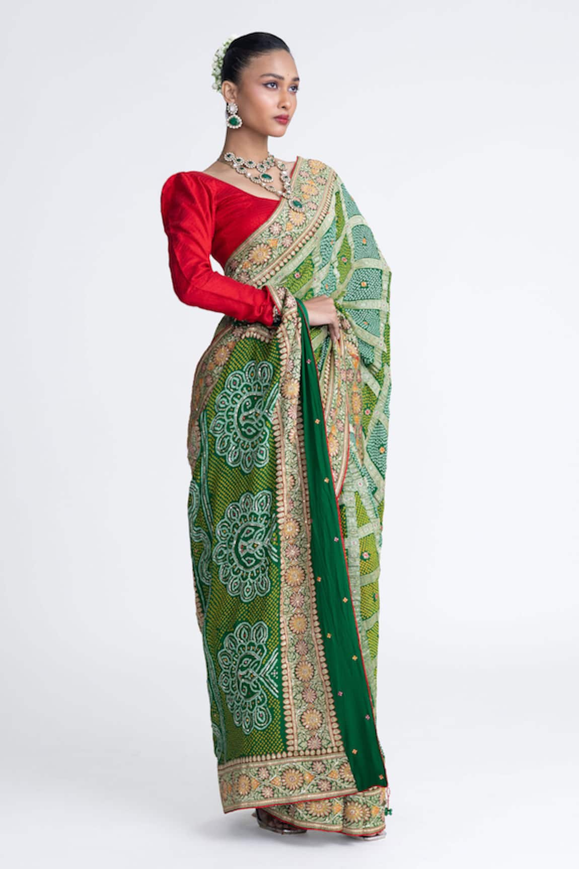 Naina Jain Gharchola Banarasi Saree With Unstitched Blouse Fabric 