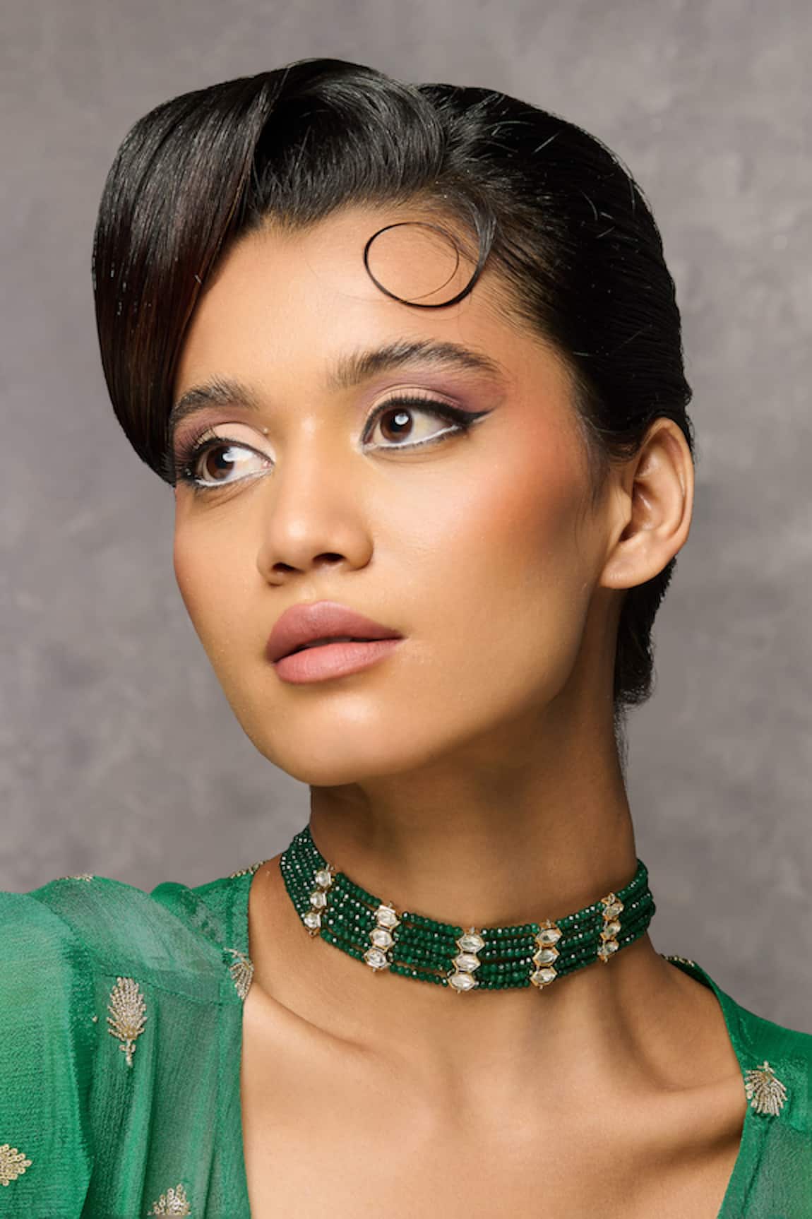 Curio Cottage Meira Green Glimmer Choker 