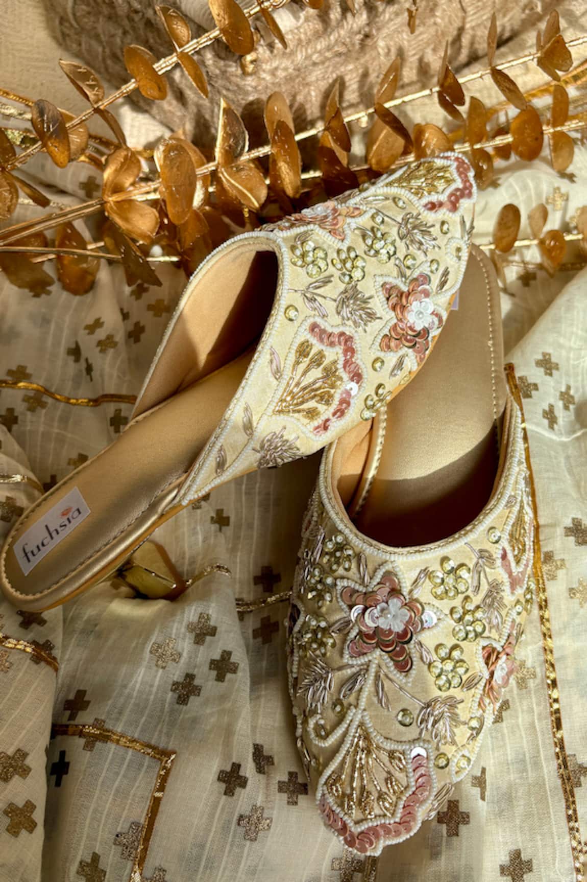 Fuchsia Star Light Embroidered Mojaris 