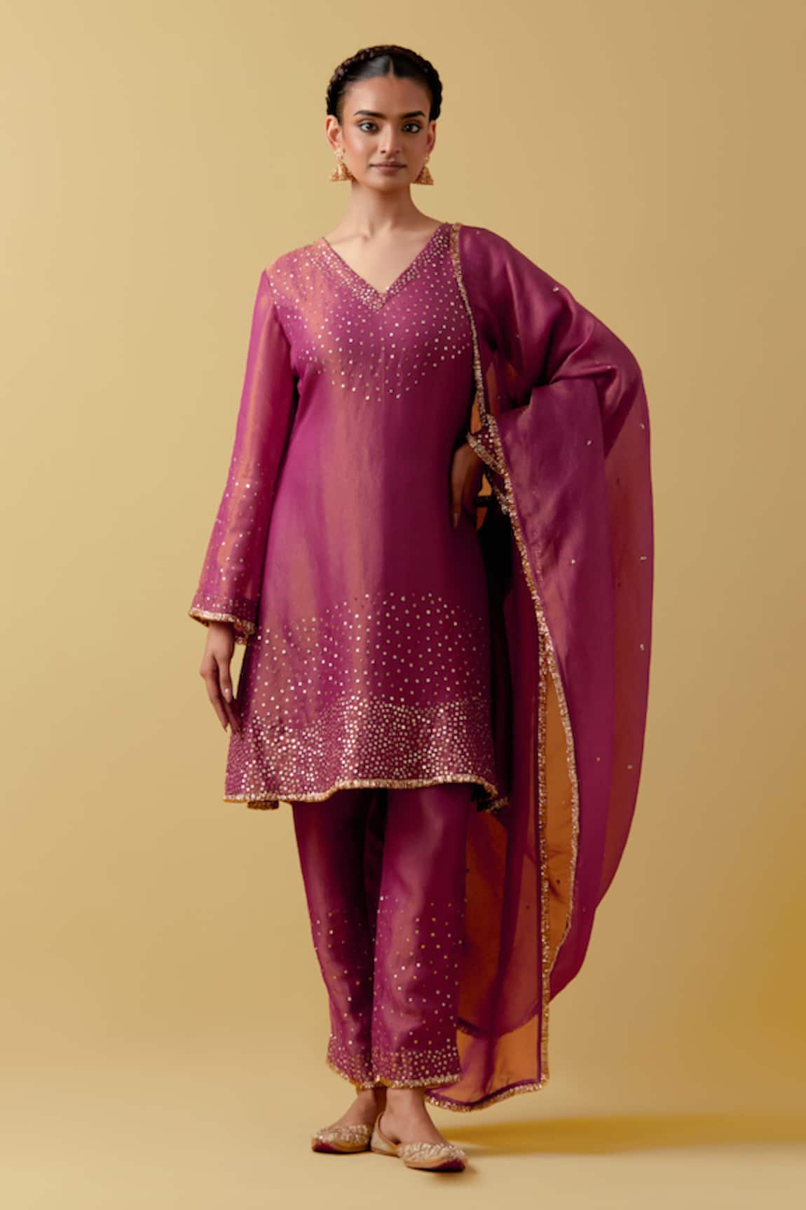 Ikshita Choudhary Embroidered Kurta Set 