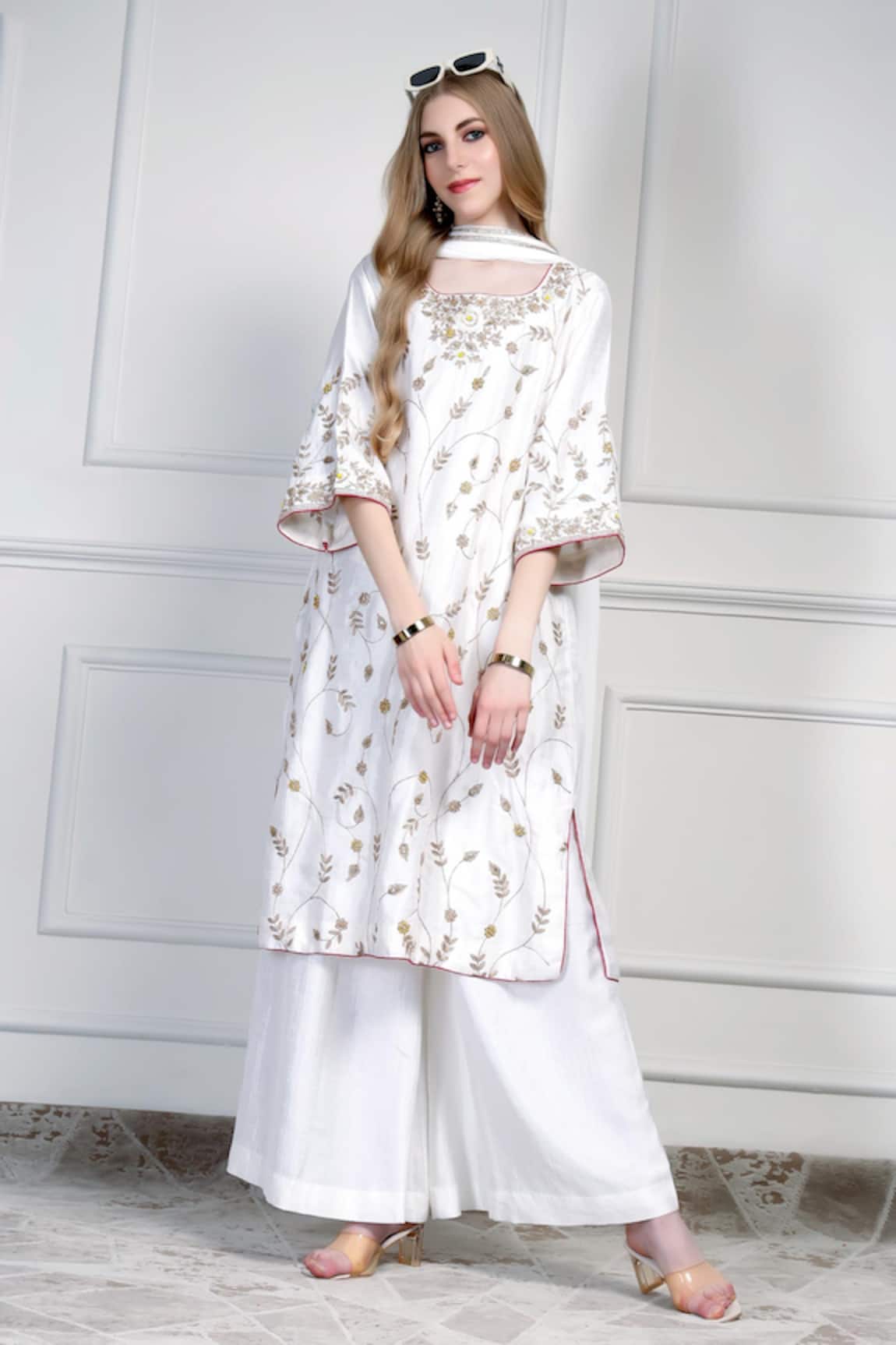 House Of Supriya Floral Embroidered Kurta Set 