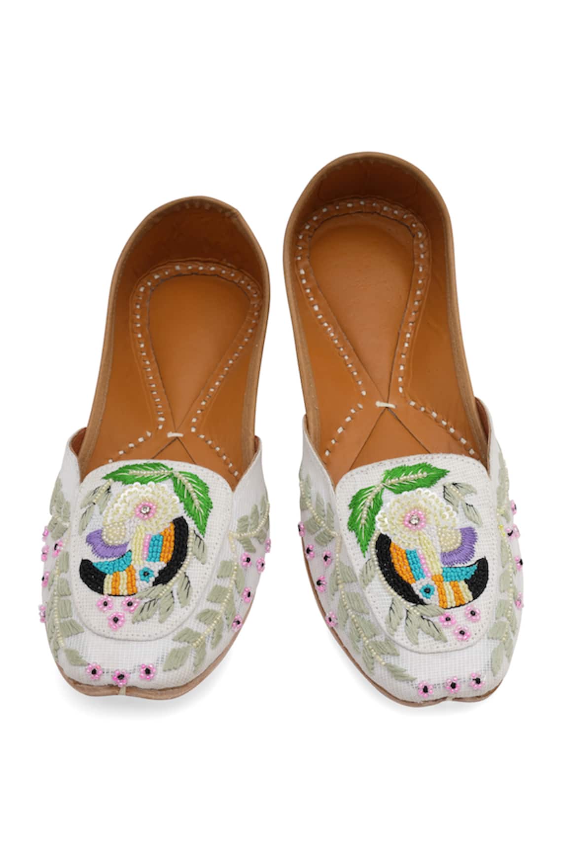 NR By Nidhi Rathi White Handcrafted Juttis 