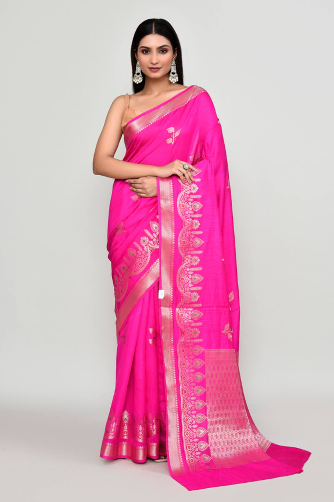 Samyukta Singhania Floral Woven Pattern Saree With Running Blouse 