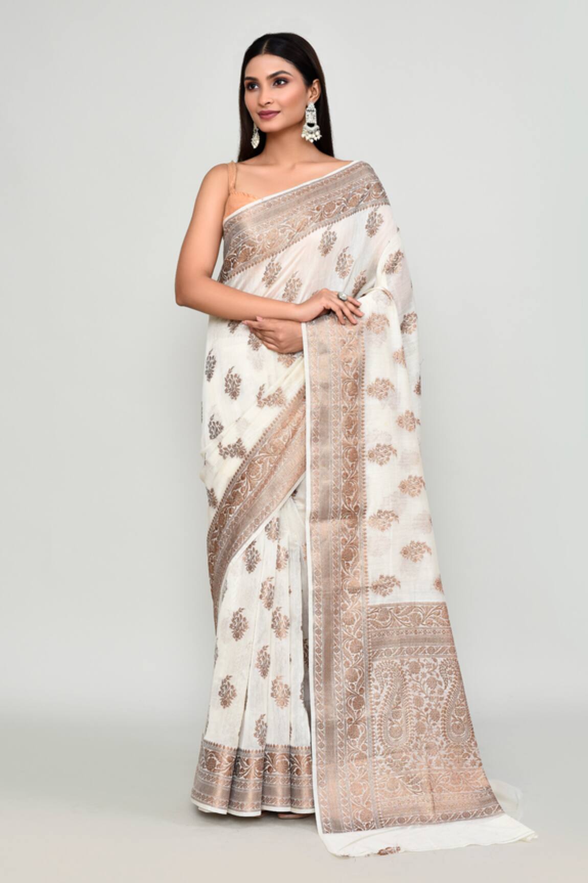 Samyukta Singhania Butti Woven Pattern Saree With Running Blouse 
