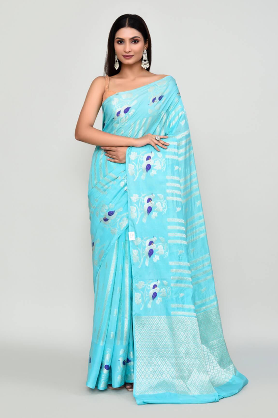 Samyukta Singhania Floral Woven Pattern Saree With Running Blouse 
