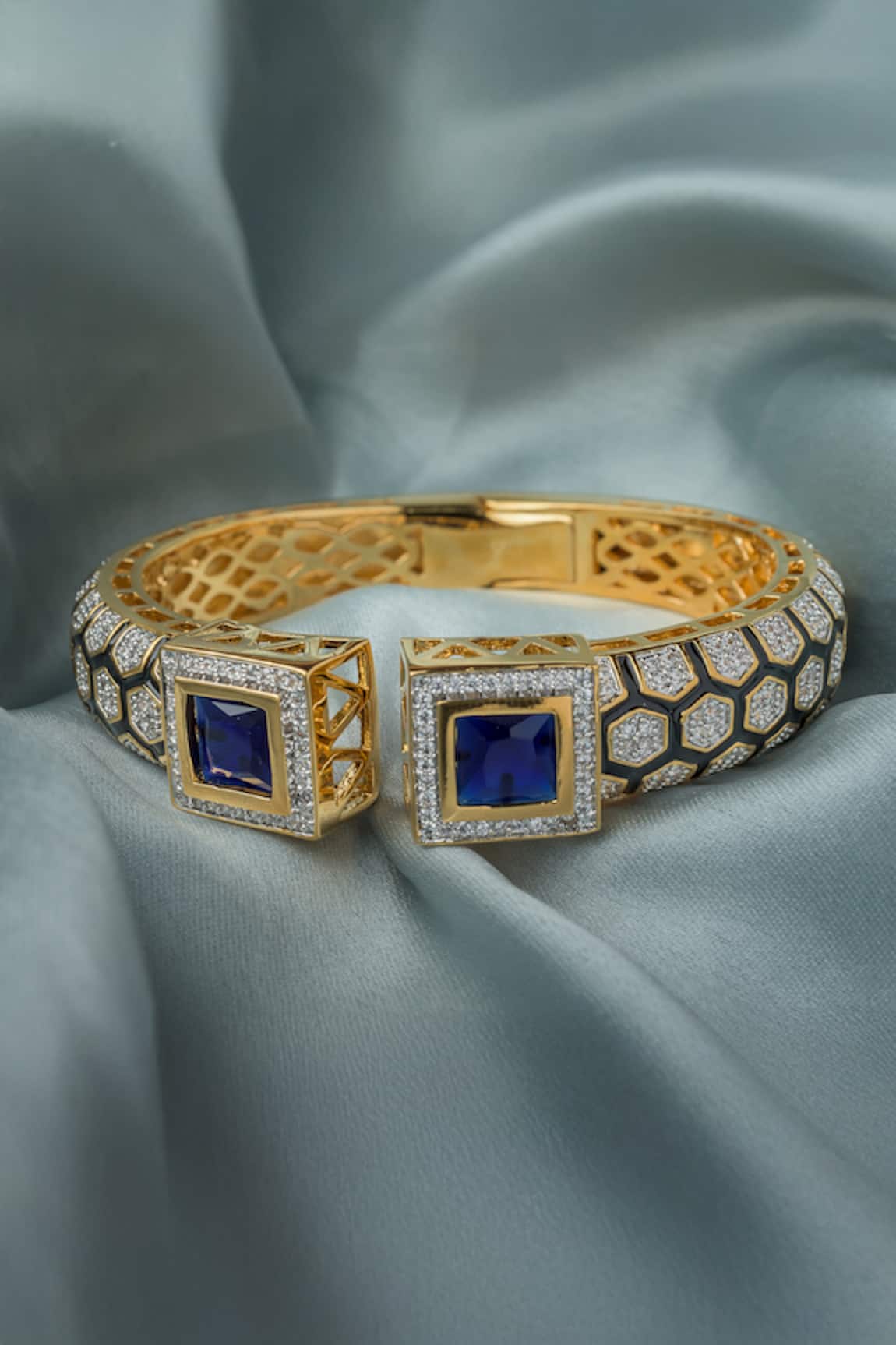 Vivinia By Vidhi Mehra Florence Embellished Kada 