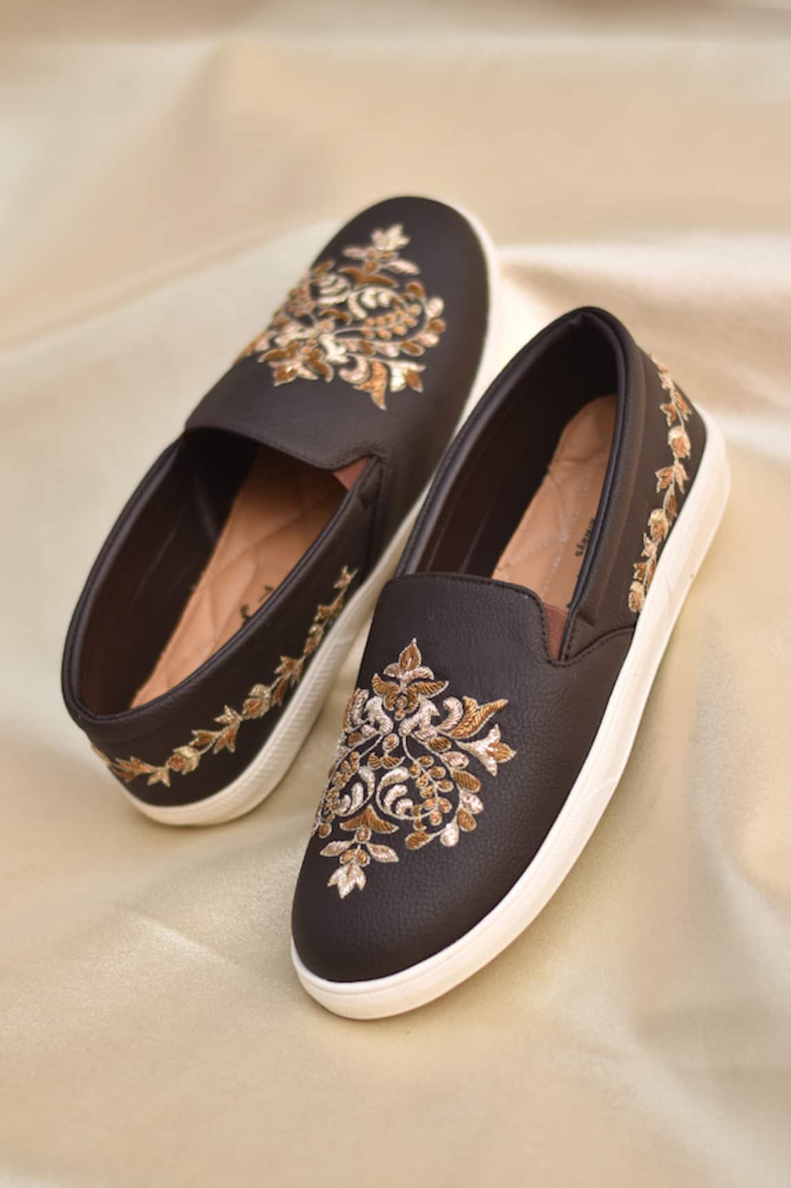 Around Always Maheer Crest Embroidered Sneakers 