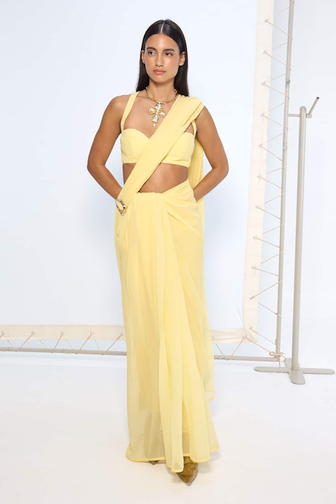 Ekaya Banaras Soft Yellow Movable Brooch Saree With Running Blouse 