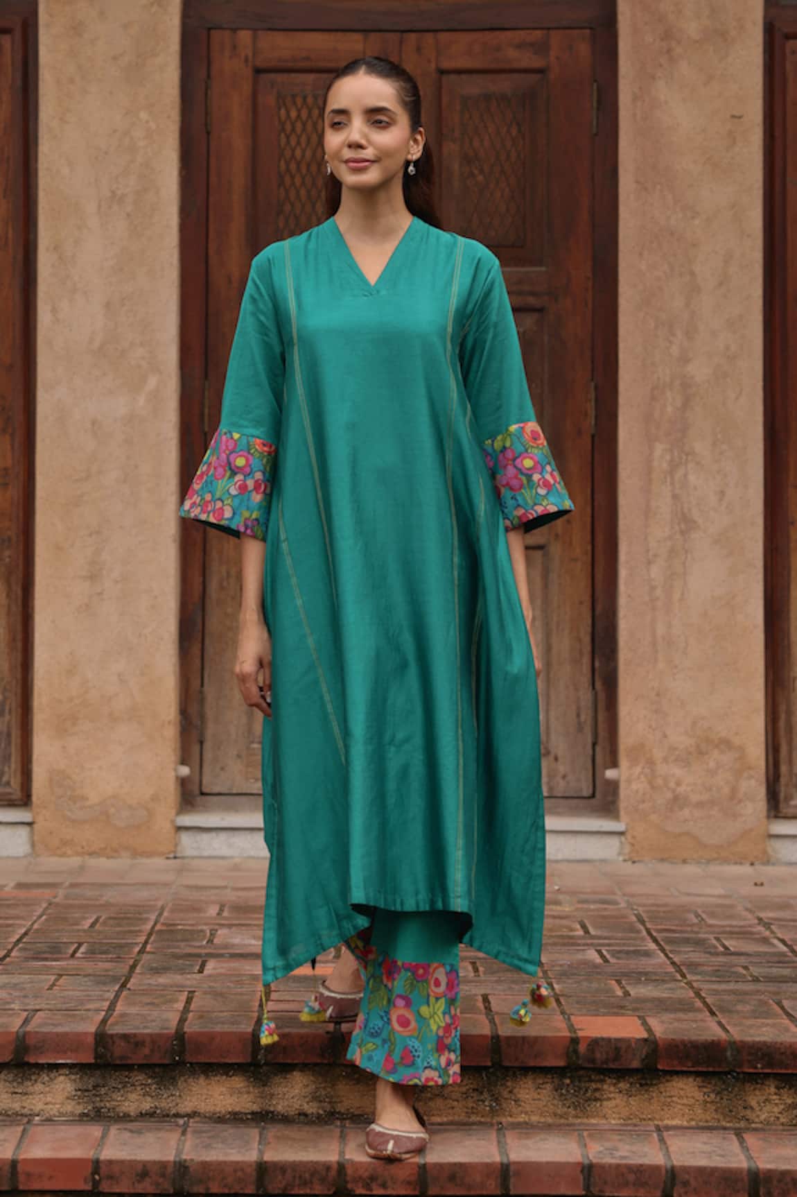Vaayu Teal Sleeve Printed Kurta With Pant 